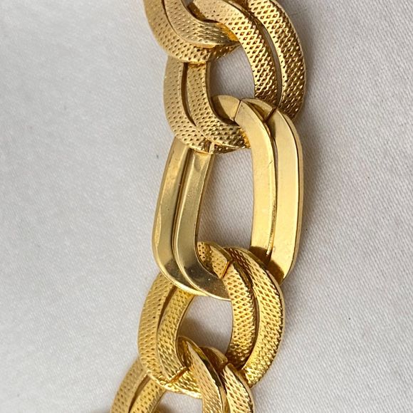 Unisex Necklace Gold Tone Heavy Chain Choker Textured Links Box Clasp - Picture 5 of 8